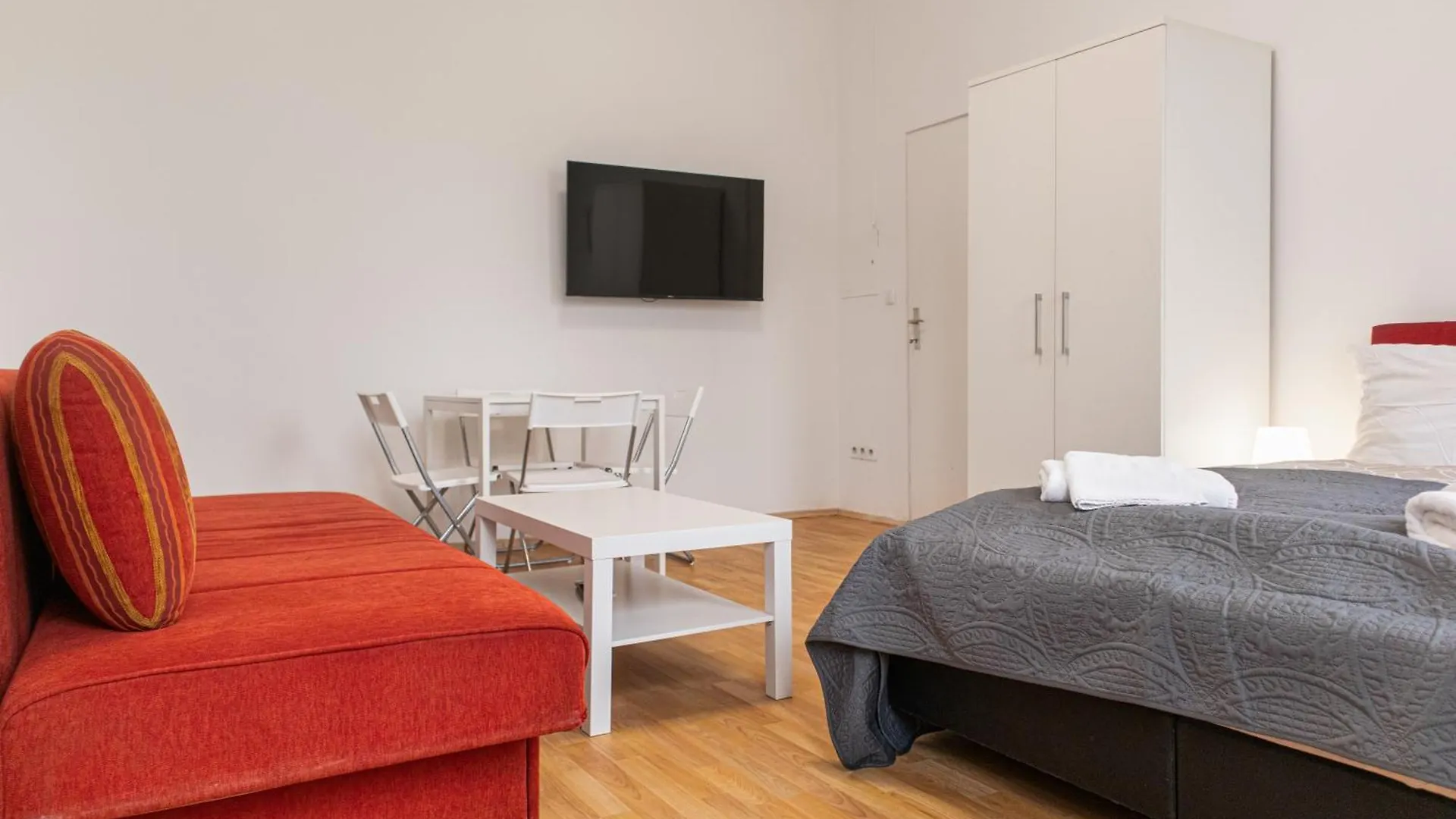 Homelike 2Br Apt. @Millenium Tower/Danube River Vienna Austria